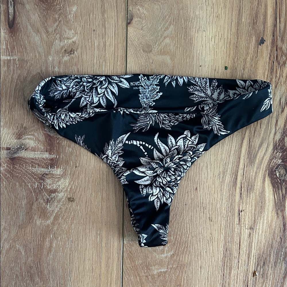 Novella Royale Black and White Floral Bikini Bottom